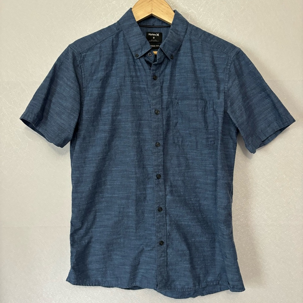 Hurley Classic Fit Heather Blue Short Sleeve Button Down Shirt Men's Medium